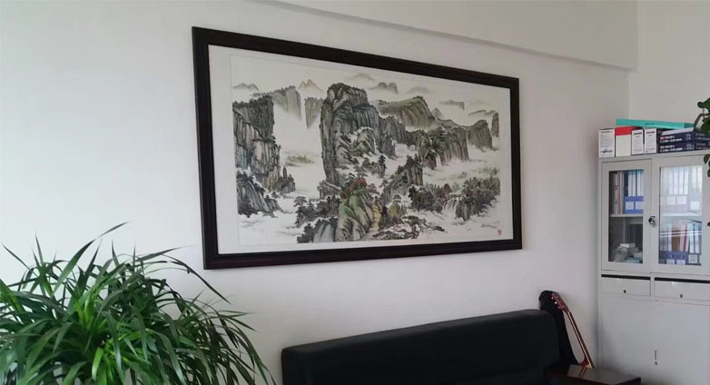 包括小程序的类型、开发流程、技术选型、成本预算、推广策略等。小程序作为一种轻量级应用，具有开发成本低、用户体验好、易于推广 等优势，因此在市场上得到了广泛应用。为了满足用户的需求，我需要从以下几个方面收集信息： 小程序的类型： 了解小程序的主要类型，如微信小程序、支付宝小程序、百度小程序等。 分析不同类型小程序的特点和适用场景。 小程序的开发流程： 收集小程序开发的基本流程，包括需求分析、UI设计、前端开发、后端开发、测试与上线等阶段。 分析每个阶段的关键任务和实施要点。 小程序的技术选型： 了解小程序开发常用的技术栈，如前端框架、后端语言、数据库等。 分析不同技术选型的优缺点和适用场景。 小程序的制作工具： 收集市场上常用的小程序制作工具，如即速应用、微盟、有赞等。 分析这些工具的特点、功能、易用性和成本。 小程序的制作成本： 了解小程序制作的成本构成，包括开发费用、服务器费用、维护费用等。 分析不同成本预算下的制作方案。 小程序的推广策略： 收集小程序的推广策略，如社交媒体推广、线下推广、合作推广等。 分析不同推广策略的优缺点和适用场景。.jpg